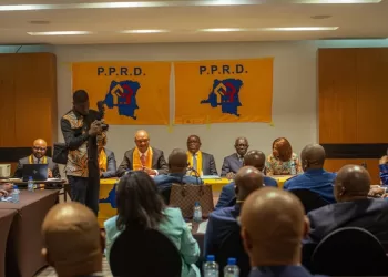RDC : Aubin Minaku et Ramazani Shadary interdits de sortie du territoire