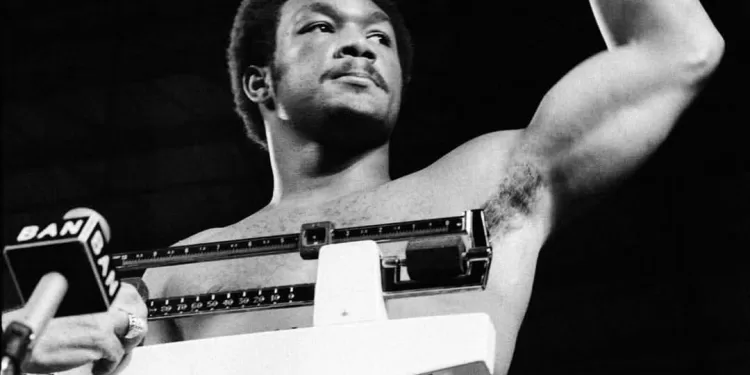 George Foreman, légende de la boxe, s’éteint à 76 ans