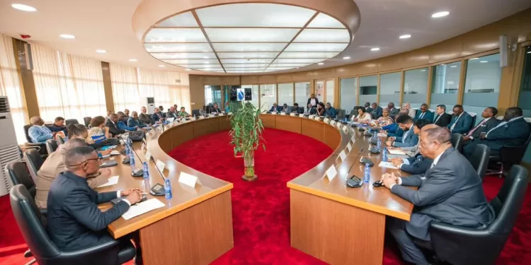 RDC : Le Gouvernement intensifie sa collaboration avec le secteur privé pour relancer les investissements