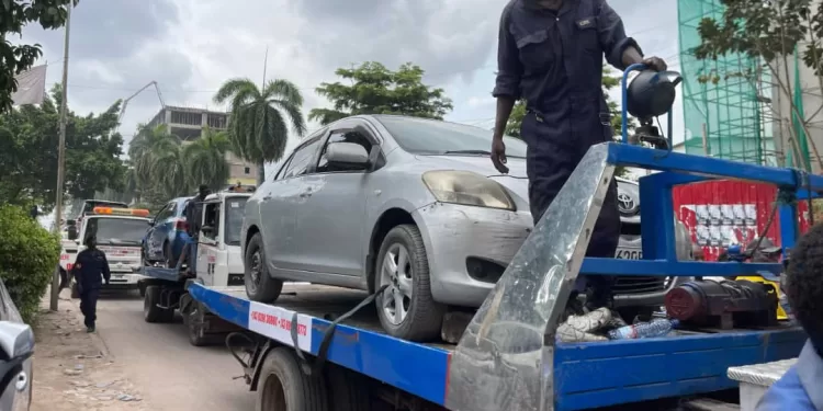 Mauvais stationnement à Kinshasa : Où va l’argent des véhicules mal garés ?