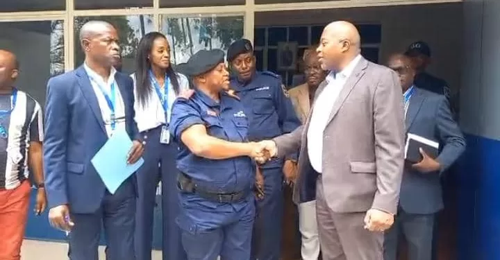 Kinshasa : Le Commissaire Divisionnaire Adjoint Blaise Kilimbalimba en visite au réacteur nucléaire TRICO II