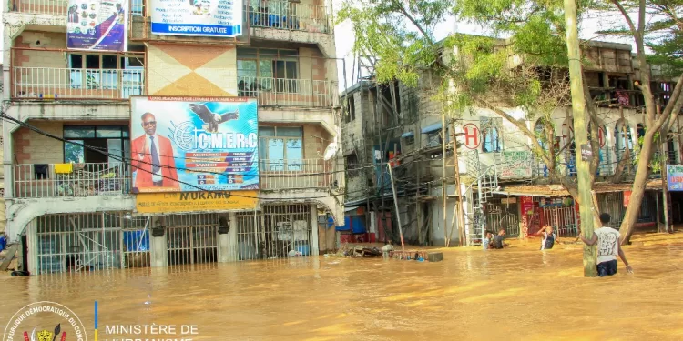Pluies diluviennes à Kinshasa : le ministère de l’Urbanisme appelle à des mesures urgentes et structurantes