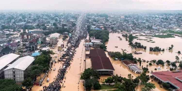 Kinshasa : La rivière Ndjili étranglée par les constructions anarchiques