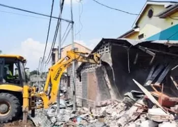 Kinshasa : Le gouvernement provincial démolit les constructions anarchiques à la Gare de Kintambo