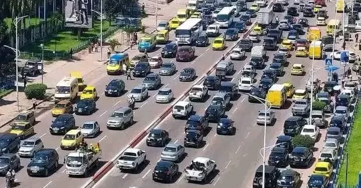 Réformer pour avancer : Tobie Kayumbi propose une nouvelle ère pour le code de la route en RDC