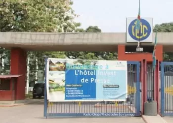 RTNC : Le ministre Muyaya entame le dialogue avec les syndicats, des solutions en gestation