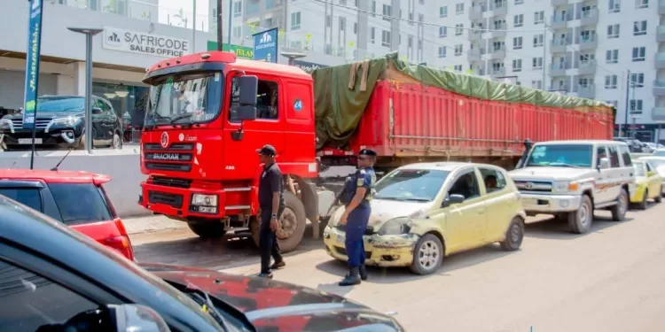 Kinshasa : les camions de Mino Congo enfin dégagés de l’espace public