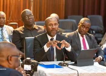 Patrick Muyaya devant les députés : accélération des réformes et de la modernisation des médias en RDC