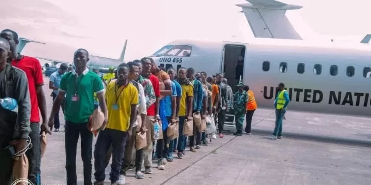 RDC : Une opération humanitaire exceptionnelle ramène plus de 1 350 soldats et policiers à Kinshasa