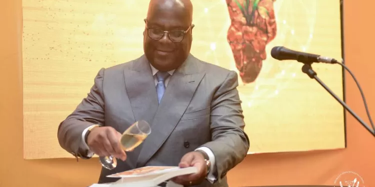 Félix Tshisekedi porte sur les fonts baptismaux le livre de G.A. Forest : « L&rsquo;Afrique peut nourrir le monde »