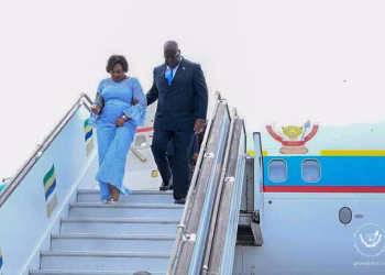 Kolwezi en liesse pour l’arrivée du Président Tshisekedi : la 12ᵉ Conférence des gouverneurs s’ouvre dans une ambiance populaire