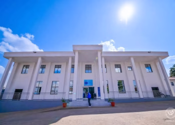 Lualaba : Félix Tshisekedi inaugure le nouveau siège de la CENI à Kolwezi