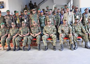Rencontre militaire à Kinshasa : Muhoozi Kainerugaba reçu officiellement par les FARDC