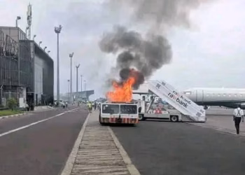Incendie à l’aéroport de Ndjili : plus de peur que de mal, mais des questions demeurent