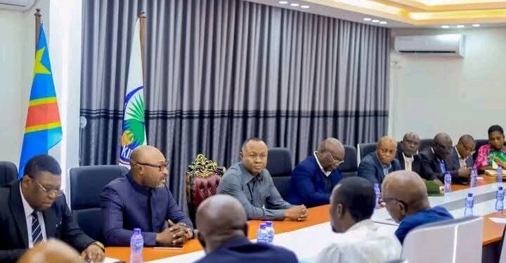 Hôtel de Ville de Kinshasa : Conflit de compétences, Jésus Noël Tsheke et Thierry Tshitenga recadrent Israël Mutala