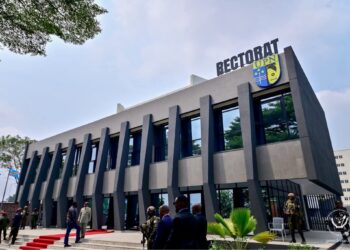 RDC : Félix Tshisekedi remet des infrastructures rénovées et un complexe sportif à l’UPN