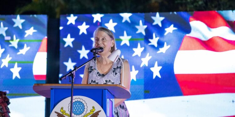 RDC–Rwanda : Washington serre la vis, Lucy Tamlyn annonce des sanctions en cas de non-respect de l’accord de paix