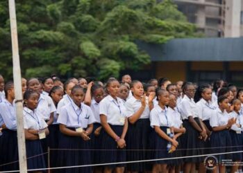 RDC : Les écoles catholiques se démarquent de la directive sur le maintien des filles enceintes