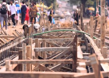 Kinshasa : Coup d’envoi des travaux de réhabilitation des voiries et caniveaux à Masina