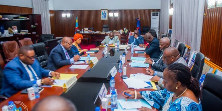 Session budgétaire de septembre : concertation stratégique entre l’Assemblée nationale et le gouvernement
