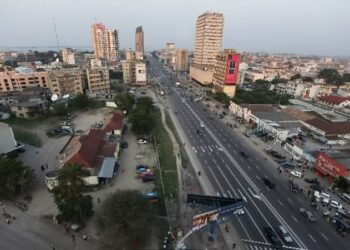 Kinshasa face au banditisme : Éric Tshikuma interpelle le Vice-Premier ministre de l’Intérieur