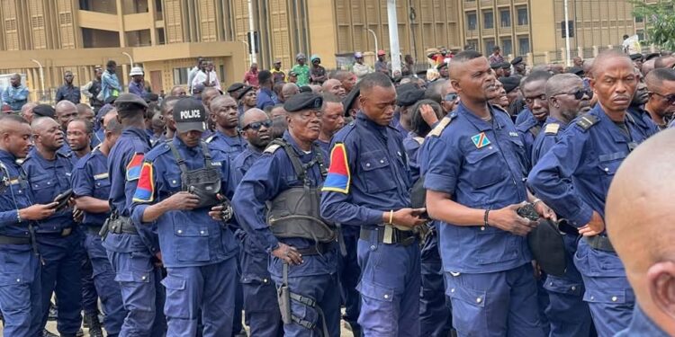 Kinshasa : La démission fracassante du capitaine Junior Mboso secoue la Police nationale