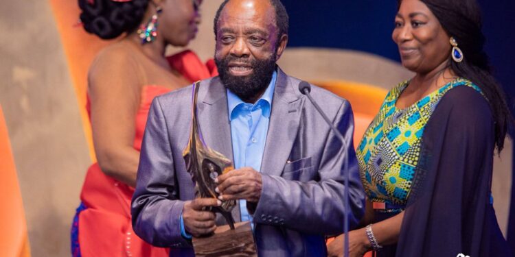 Professeur Émérite Paul Malembe Tamandiak : L’Architecte de l’école de Journalisme en RDC s’en est allé