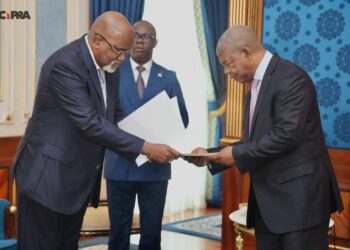 Luanda : Félix Tshisekedi envoie un message spécial à João Lourenço pour renforcer la coopération RDC–Angola