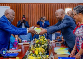 RDC : La Première ministre Judith Suminwa dépose le projet de loi de finances 2026 et celui de reddition des comptes 2025