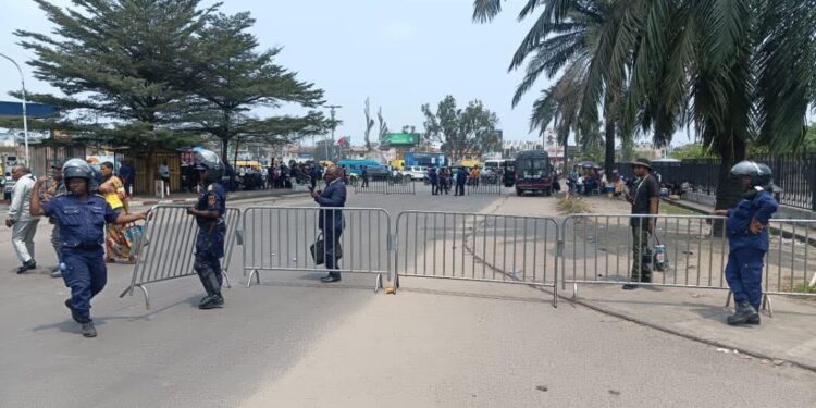 Palais du Peuple : l’Assemblée nationale sous haute surveillance