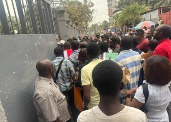 Kinshasa : Scènes de bousculades au centre de délivrance des permis de conduire de la Gombe