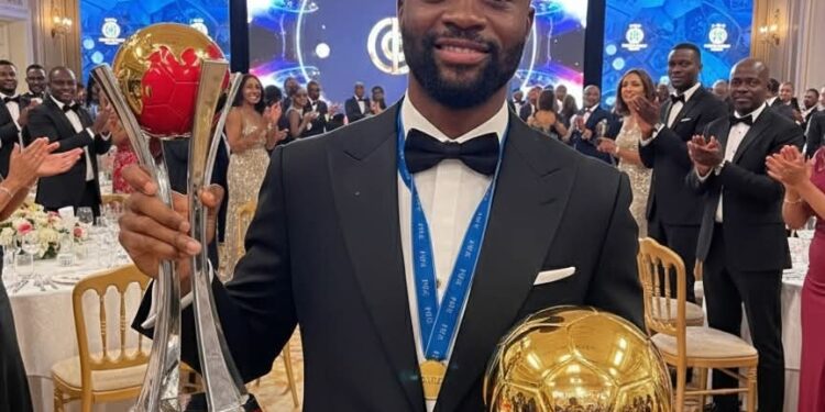 Fiston Mayele, le « Cyborg » congolais, sur l’orbite du Ballon d’Or africain 2025