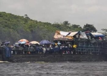 Équateur : 86 morts, dont 63 élèves, dans un naufrage à Basankusu