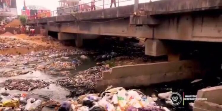 Kinshasa : le gouvernement lance une vaste opération de curage pour prévenir les inondations