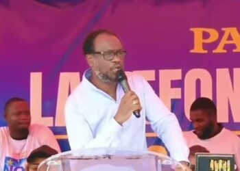 RDC : Delly Sesanga met en garde contre toute velléité d’un troisième mandat pour Félix Tshisekedi