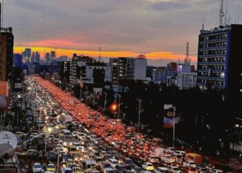 Kinshasa étouffe : Le gouvernement face au casse-tête des embouteillages