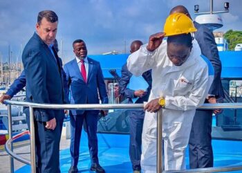 RDC : Le ministre de la Pêche et de l’Élevage dément les rumeurs sur la gestion des navires de Boma