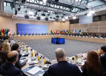 Paris – Emmanuel Macron annonce la réouverture de l’aéroport de Goma, Kigali exprime son désaccord