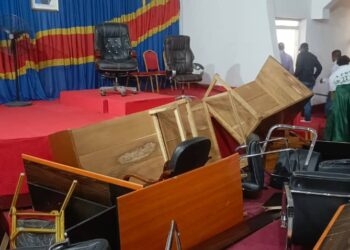 Kongo Central : Violences à l’Assemblée provinciale, la plénière délocalisée à la mairie de Matadi