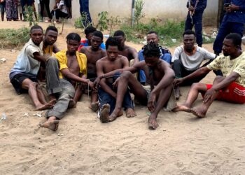 Kinshasa : Une dizaine de présumés « kuluna » présentés au public à Matadi-Mayo (Mont-Ngafula)