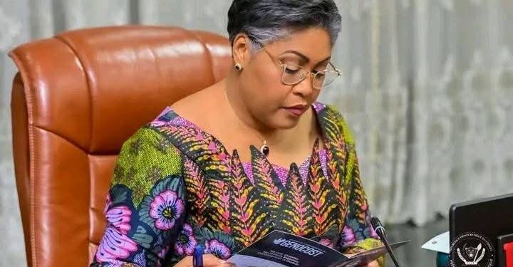 RDC : Judith Suminwa invite le gouvernement à mieux communiquer sur la reprise du franc congolais