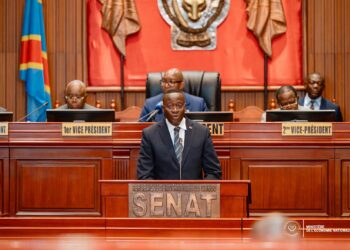 RDC : Le ministre de l’Économie justifie le raffermissement du franc congolais par la rigueur monétaire et la bonne gestion fiscale