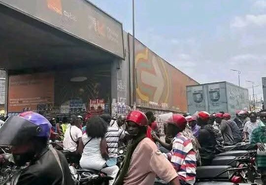 Kinshasa resserre la vis : Taxis-motos sous contrôle strict, tricycles bannis des grandes artères