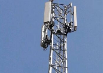 Kinshasa : Le gouvernement provincial ordonne le démontage des installations télécoms non autorisées