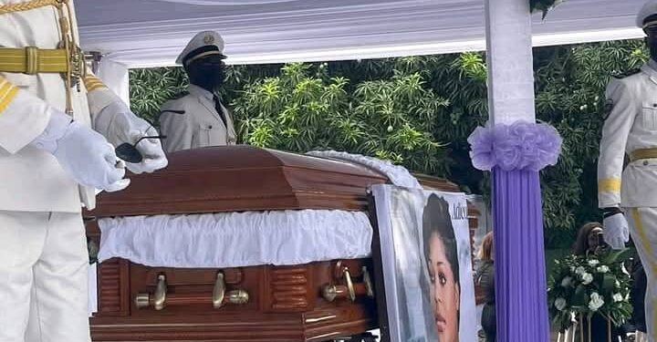 Kinshasa : Dernier hommage à l’enseignante Bonnette Elombe Kemfuni, une vie dédiée à l’éducation