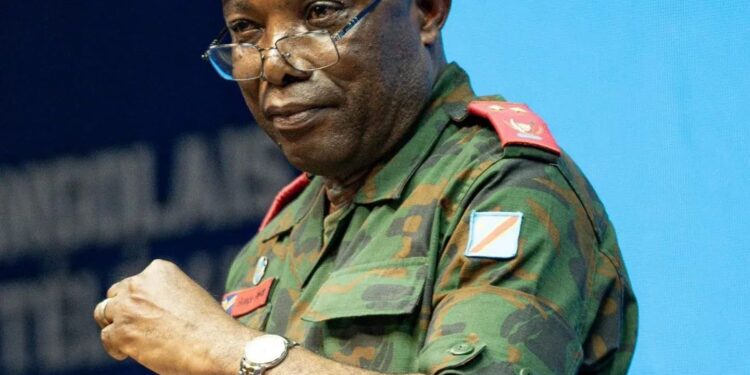 Suspension du général Sylvain Ekenge : F. Tshisekedi recadre la parole publique de l’État