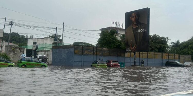Lutte contre les inondations à Kinshasa : Daniel Bumba mobilise pour une politique d’assainissement durable