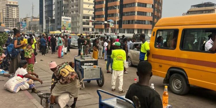 Contrôle routier à Kinshasa : quand les papiers coûtent plus cher que le salaire