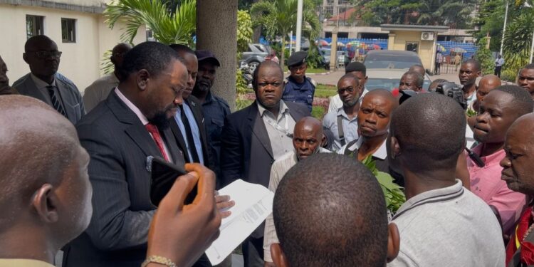 Spoliations, démolitions et salaires impayés : les victimes brisent le silence à Kinshasa