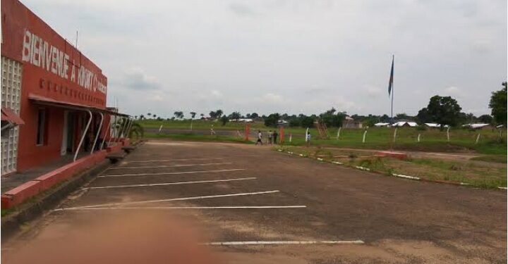 Conférence des Gouverneurs : le gouvernement accélère la réhabilitation des aéroports de Bandundu et Kikwit